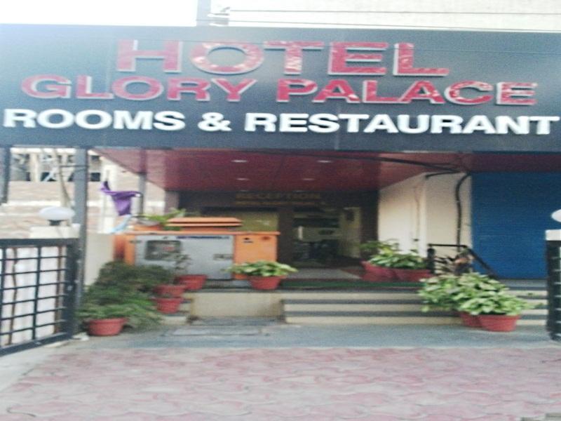 Oyo 11945 Hotel Glory Palace Indore Bagian luar foto