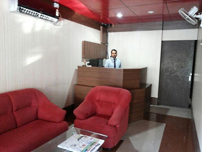 Oyo 11945 Hotel Glory Palace Indore Bagian luar foto