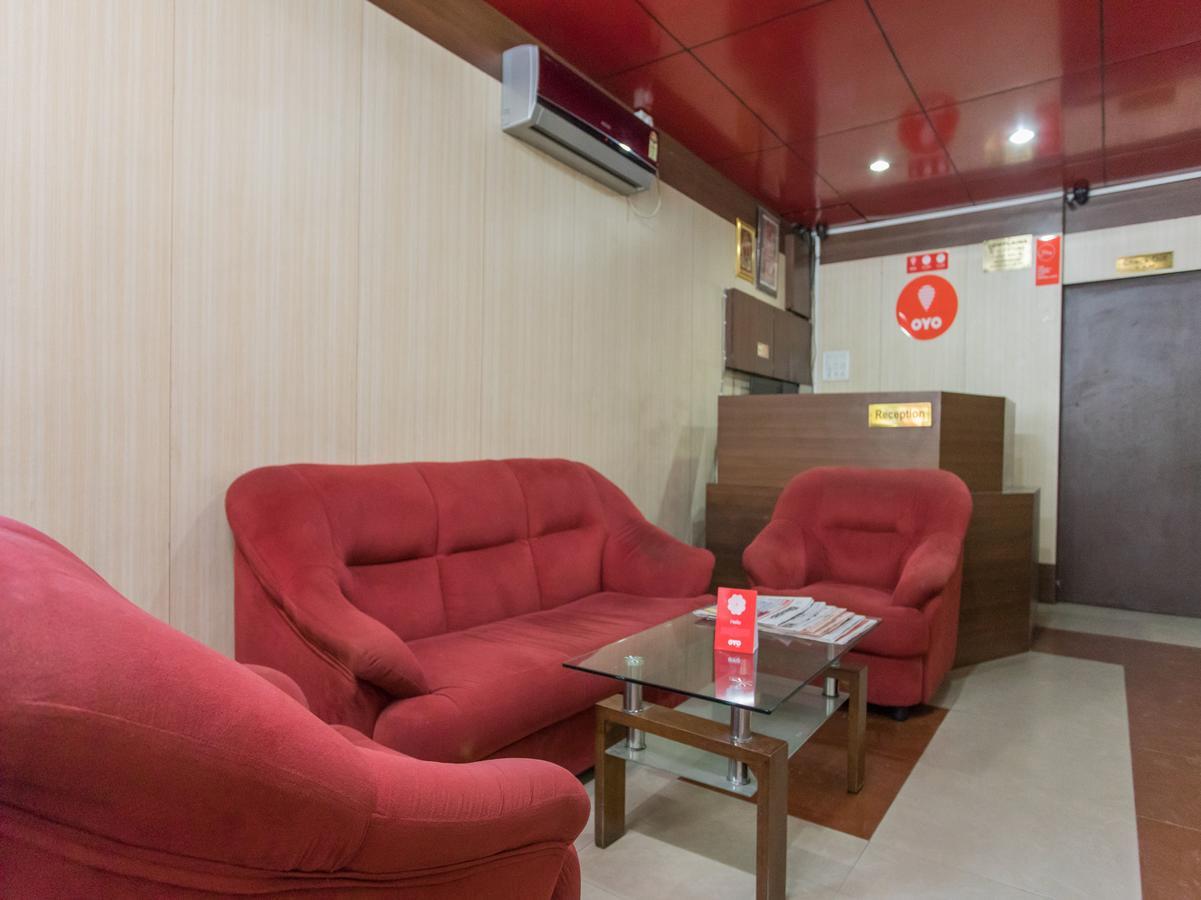 Oyo 11945 Hotel Glory Palace Indore Bagian luar foto