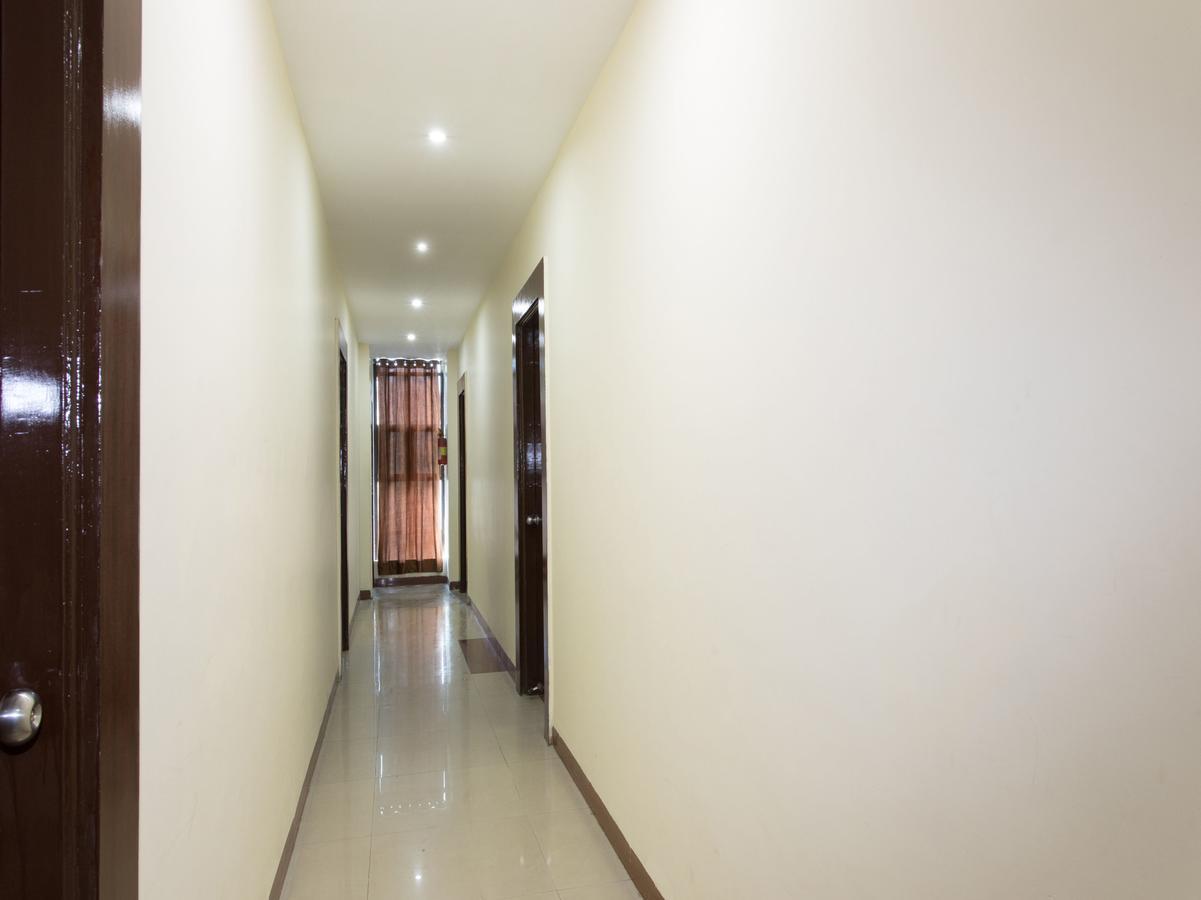 Oyo 11945 Hotel Glory Palace Indore Bagian luar foto