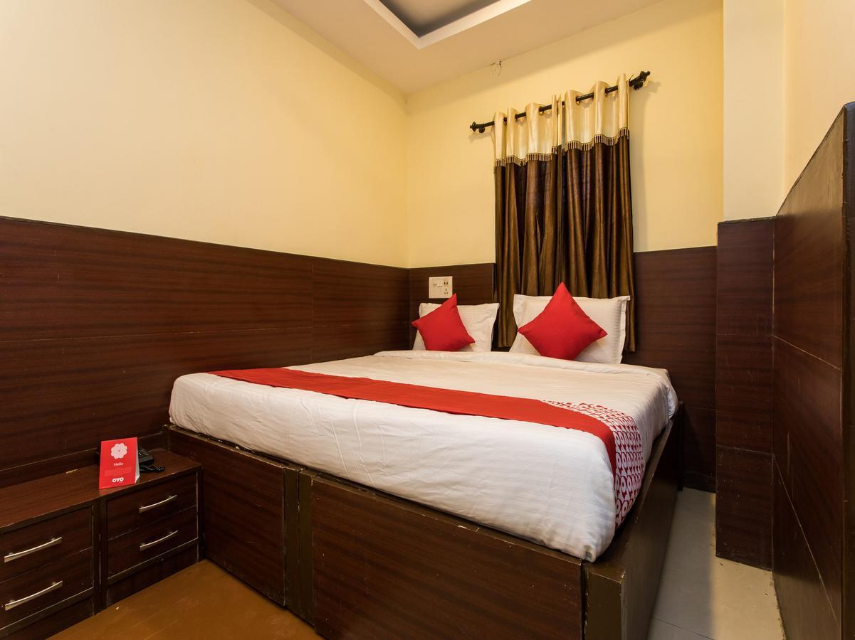 Oyo 11945 Hotel Glory Palace Indore Bagian luar foto
