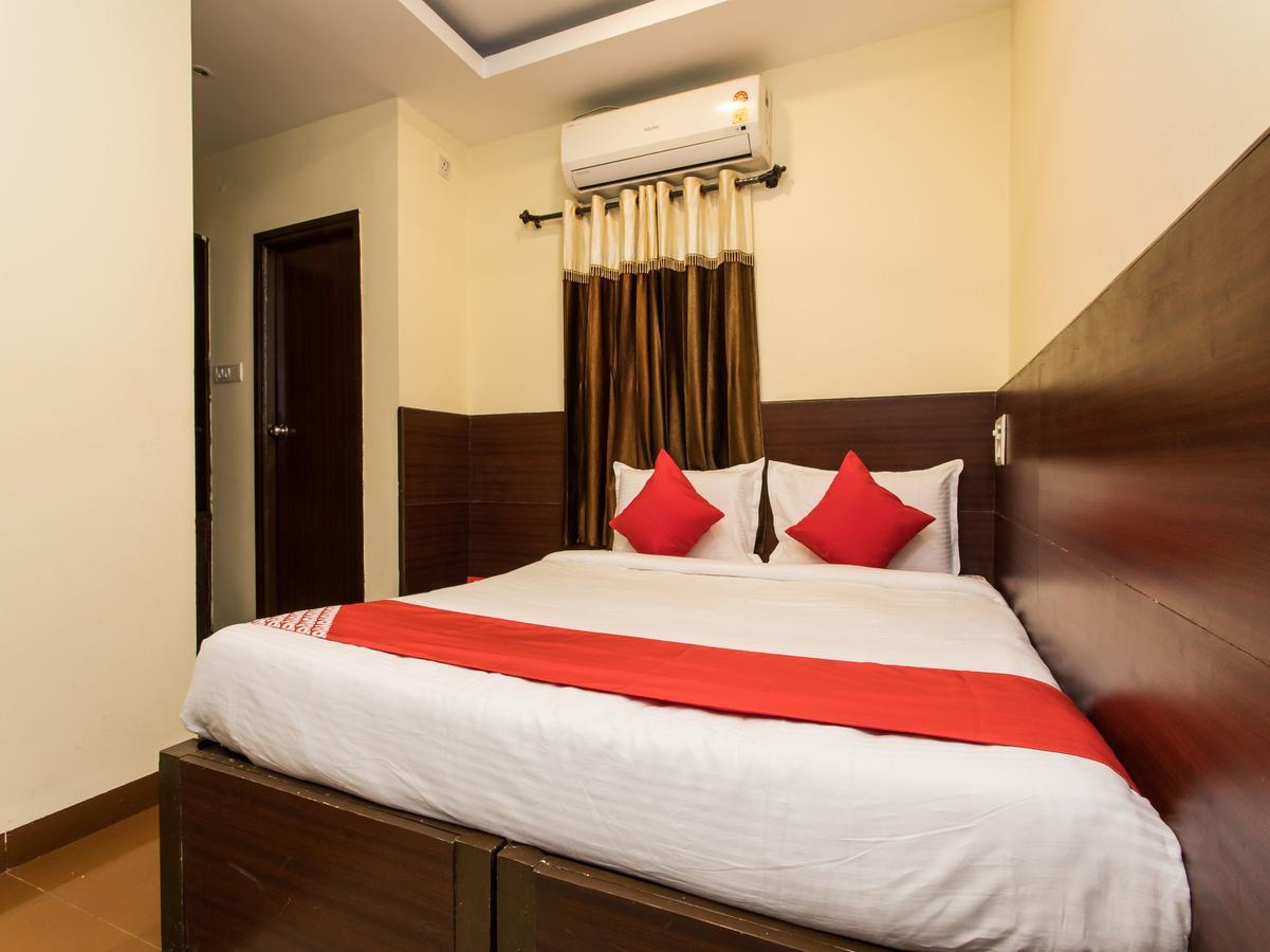 Oyo 11945 Hotel Glory Palace Indore Bagian luar foto