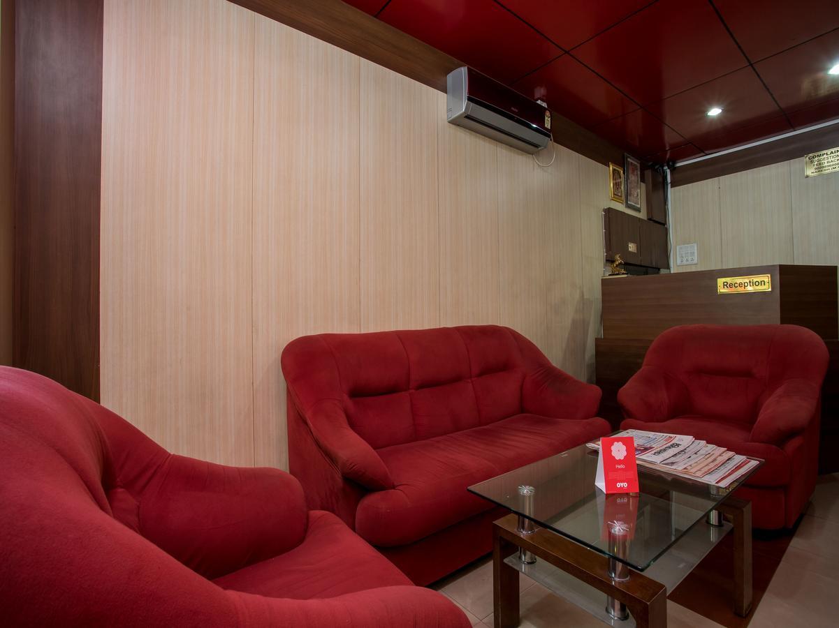 Oyo 11945 Hotel Glory Palace Indore Bagian luar foto